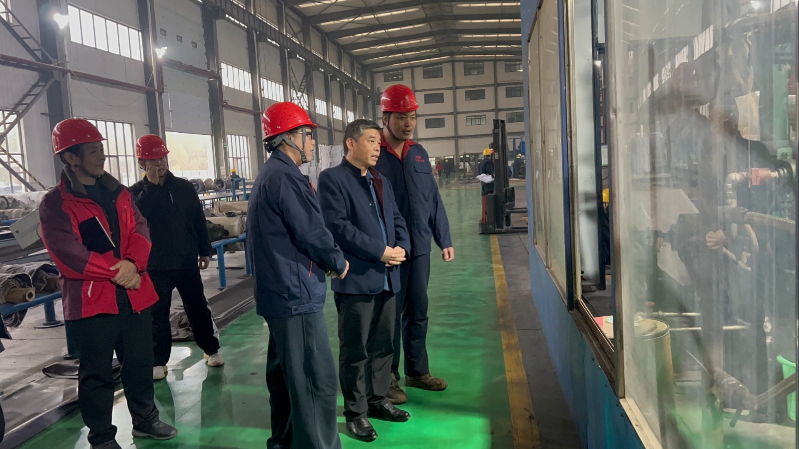 市工信局与区应急管理局联合检查指导我司安全生产工作