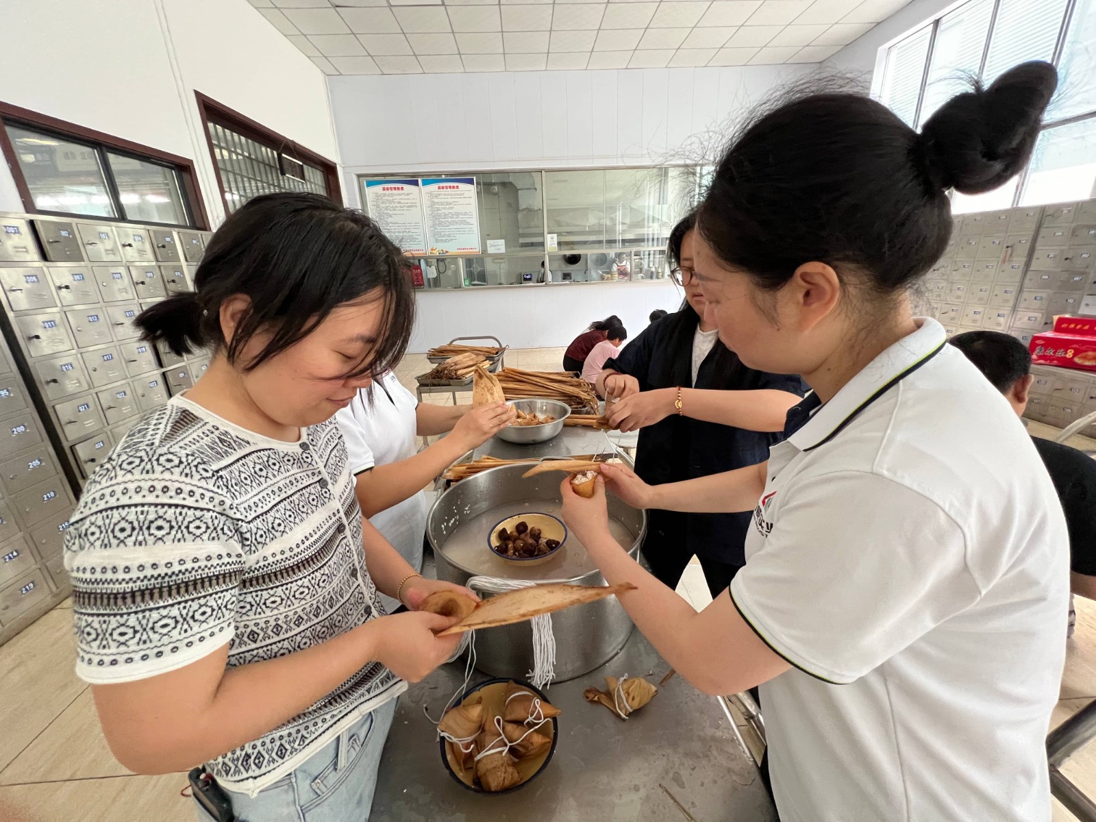 粽叶飘香迎端午 暖心聚力启新程