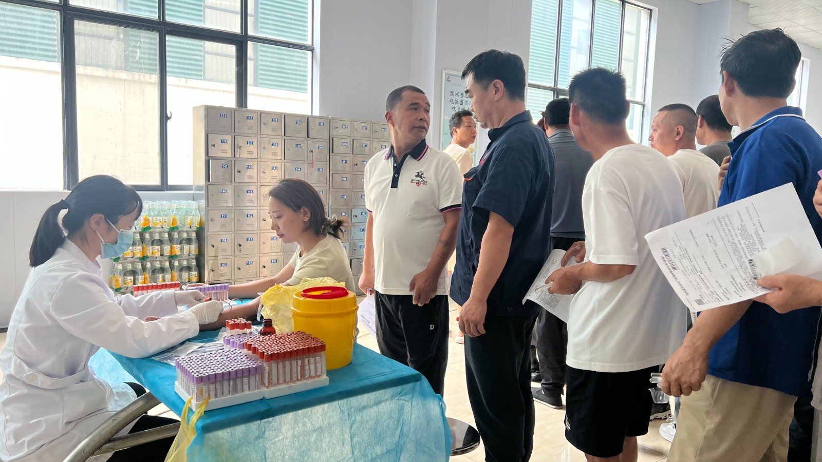暖心体检进厂区 关爱员工保健康
